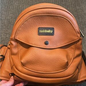 Tushbaby Baby Hip Carrier in Stylish Cognac